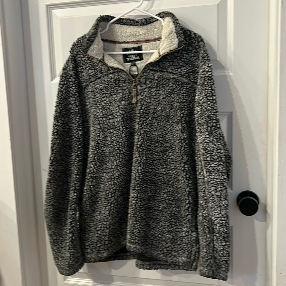 Grizzly Sherpa Zip Pullover